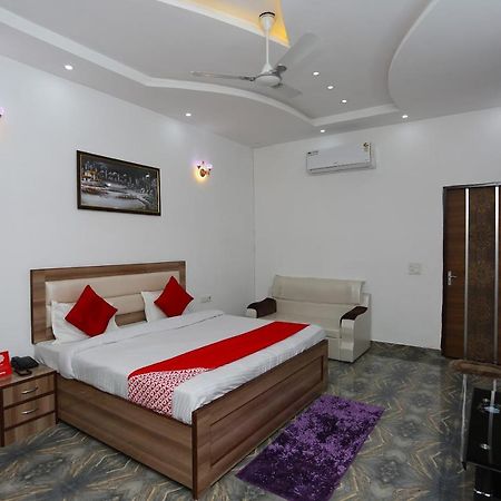 Hotel Rest Palace Agra  Exterior foto